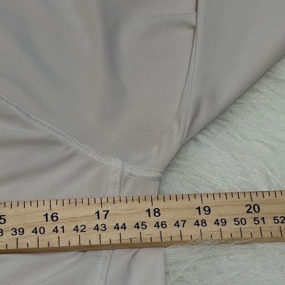 Athleta Women’s Xs Ultimate Train Top‎ Long Sleeve - Picture 5 of 6